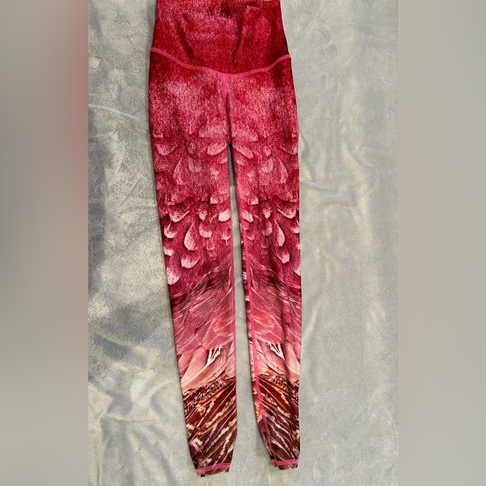 NIYAMA SOL Ladies Women’s Size Extra Small Pink White Patterned Yoga Leg…